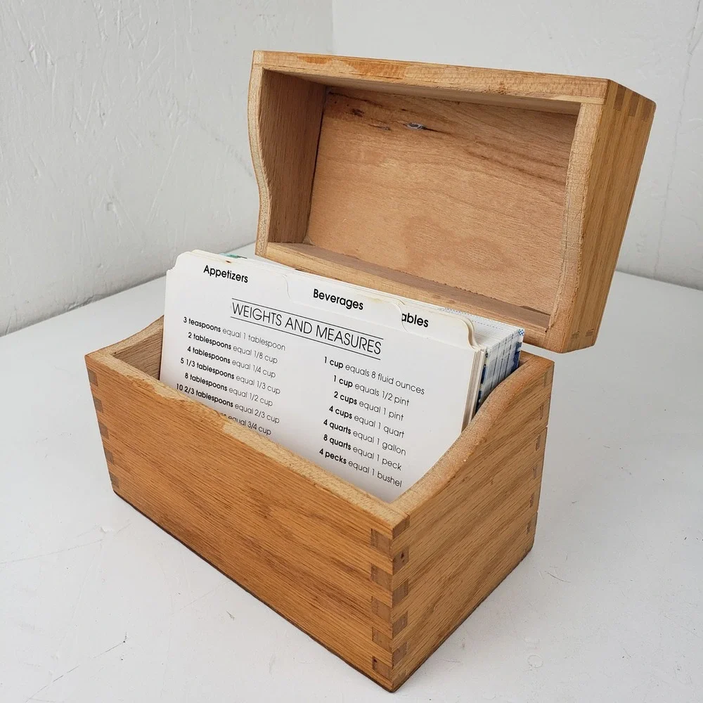 Vintage Carver WI Oak Recipe Box Clipped and Written Recipes + Blank Cards